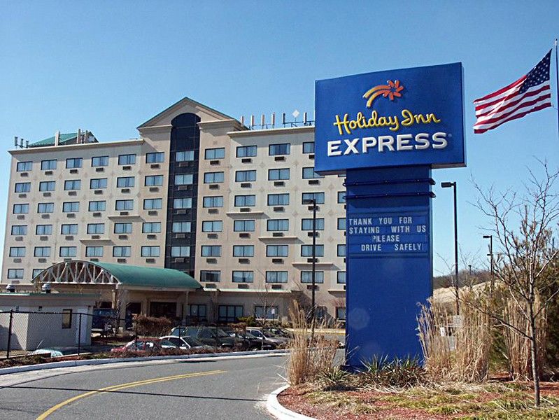 Holiday Inn Express Hauppauge-Long Island, An Ihg Hotel Экстерьер фото